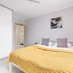 아파트 Mondrian Cracow - 2 Bedroom For Office By Renters
