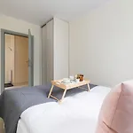 شقة Mondrian Cracow - 2 Bedroom For Office By Renters كراكوفيا